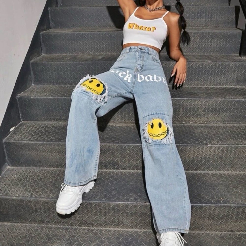SHEIN Light Wash Smiley Patch Baggy Straight Leg Jeans Size 2